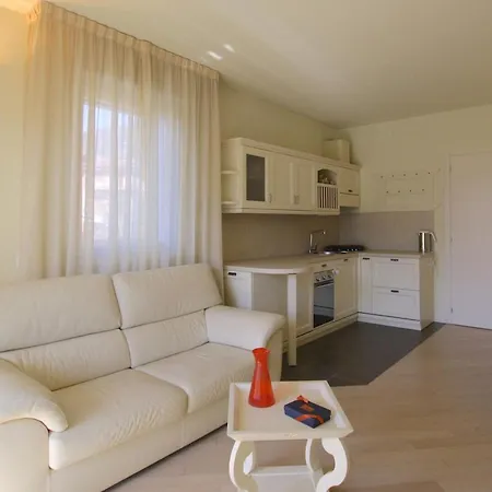 New Moon Apartman Tremezzo